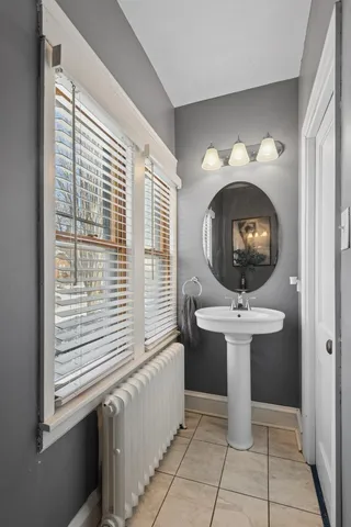 $650,000 | 2233 West Greenleaf Avenue, Chicago, IL 60645