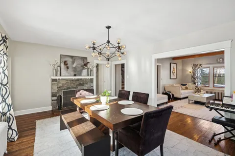 $650,000 | 2233 West Greenleaf Avenue, Chicago, IL 60645