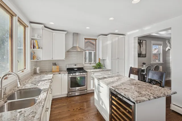 $650,000 | 2233 West Greenleaf Avenue, Chicago, IL 60645