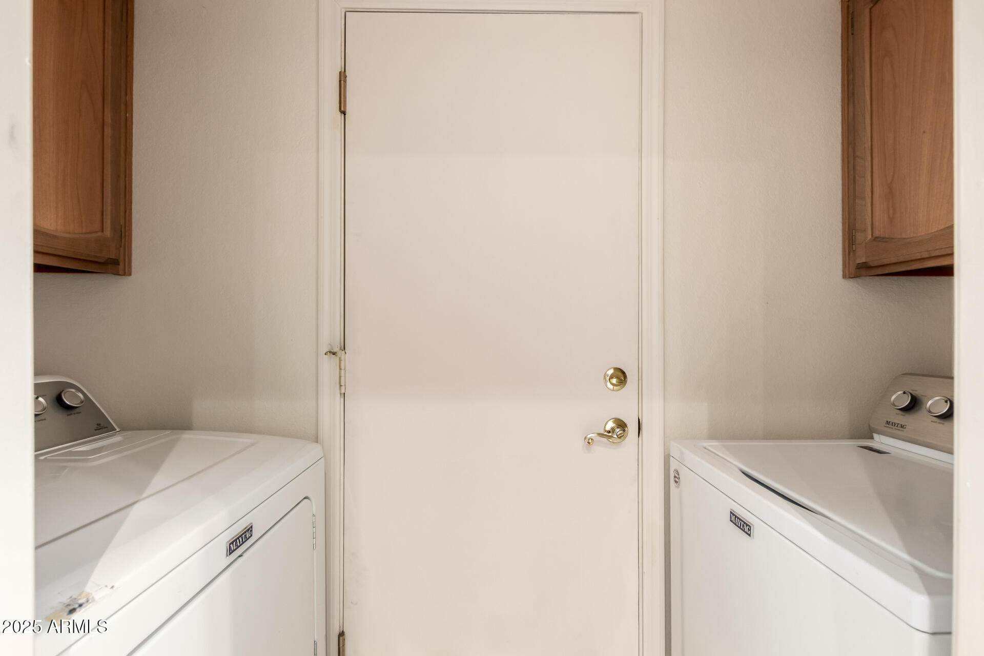2059 East Brown Road, Unit 30 Mesa, AZ 85213 - Photo 16 of 24 a utility room with dryer and washer