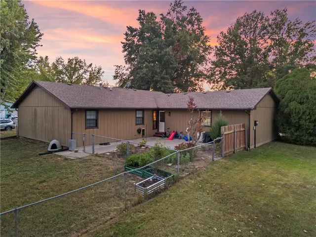 $240,000 | 113 East Hardin Place, Nevada, MO 64772