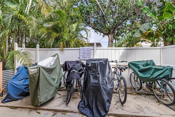 $209,000 | 2541 Northeast 11th Street, Unit 101, Pompano Beach, FL 33062