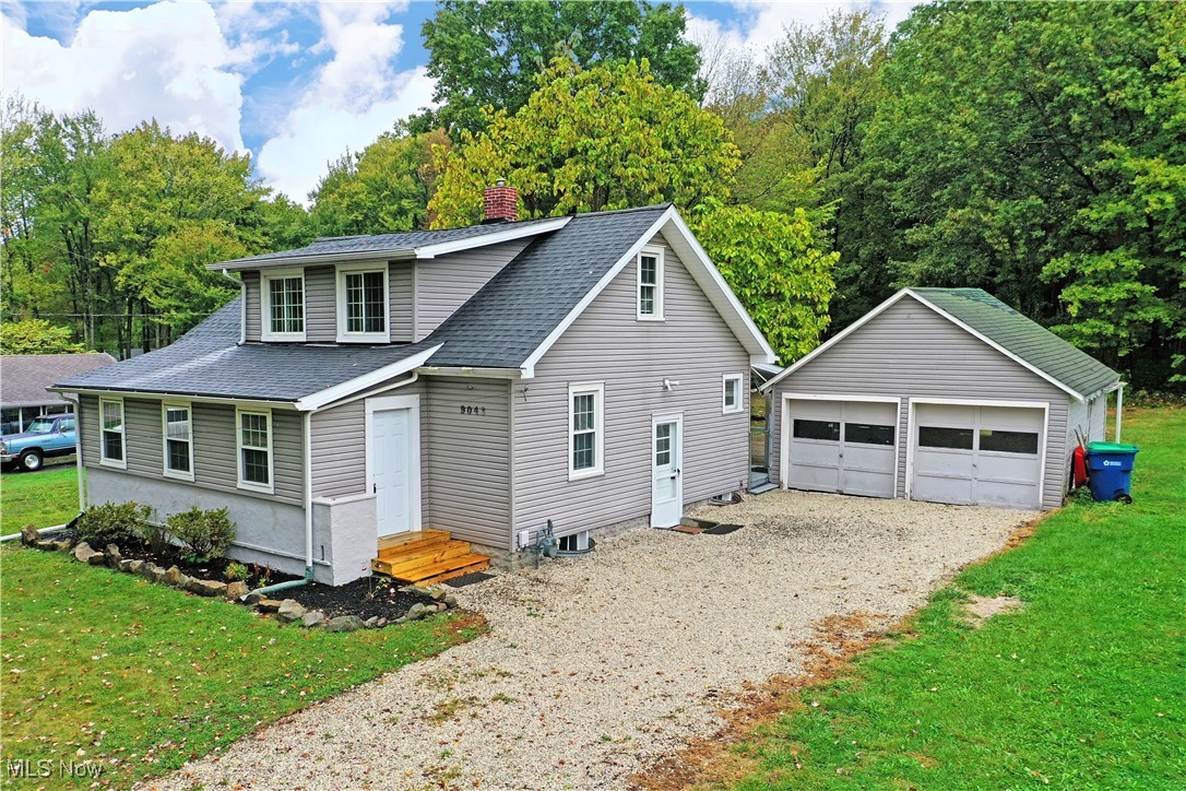 9043 Howland Springs Road Southeast Warren, OH 44484 - Photo 2 of 28