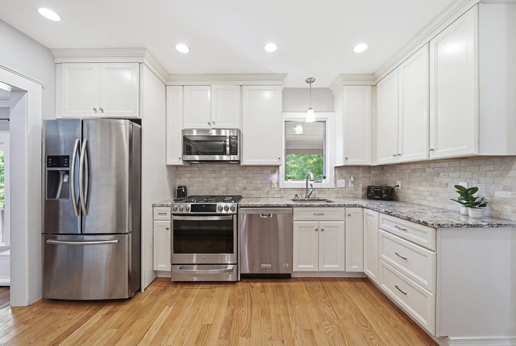 17 Garden Road Stoneham, MA 02180 - Photo 13 of 42 Gallery Image 13