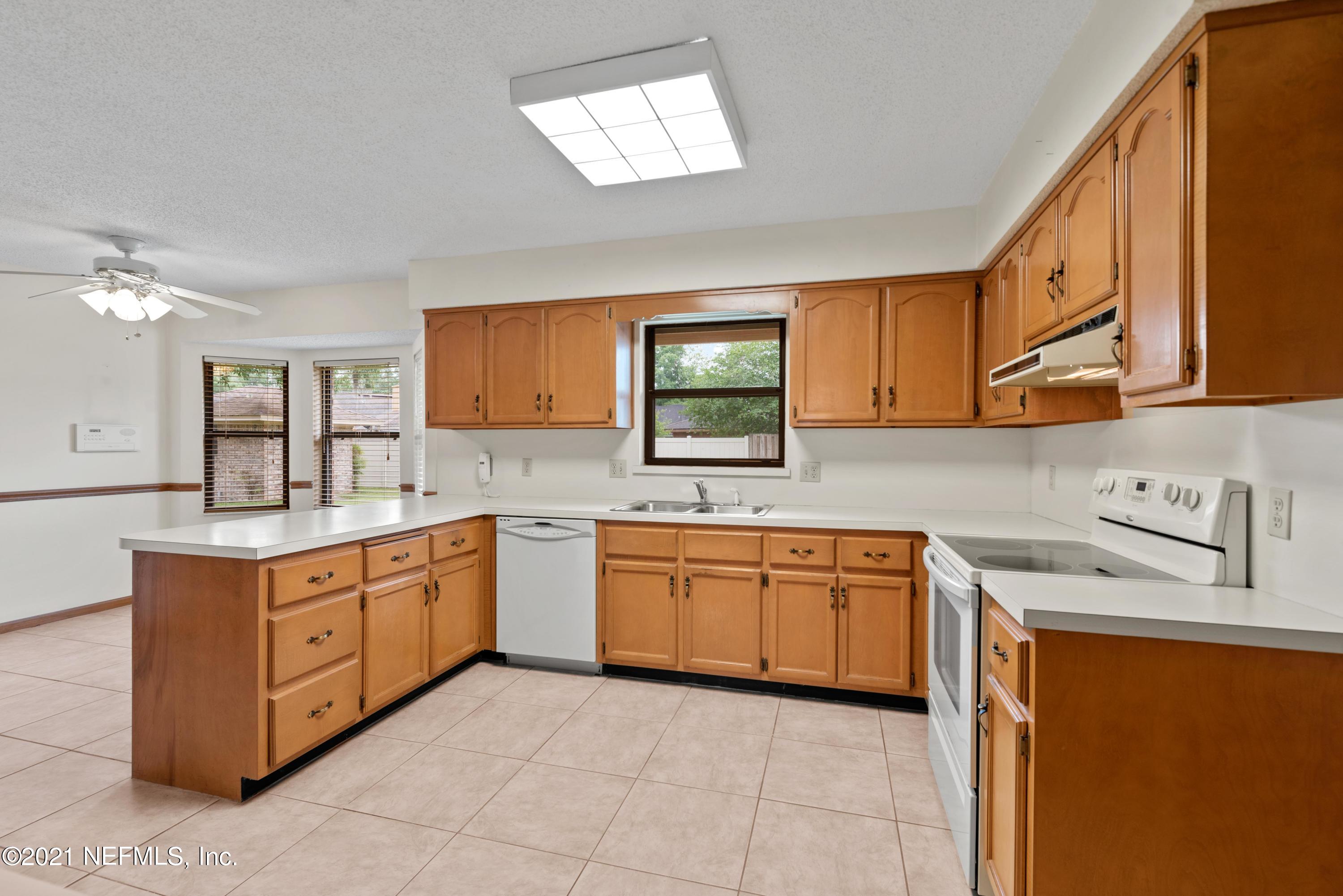 5530 Swamp Fox Road Jacksonville, FL 32210 - Photo 11 of 31 5530 Swamp Fox Rd-11