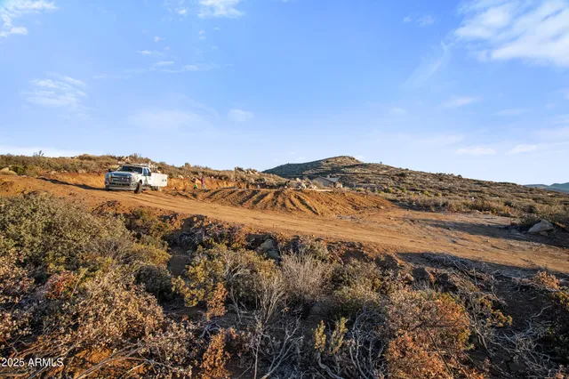 $949,000 | 750 South Grant Woods Parkway, Dewey, AZ 86327