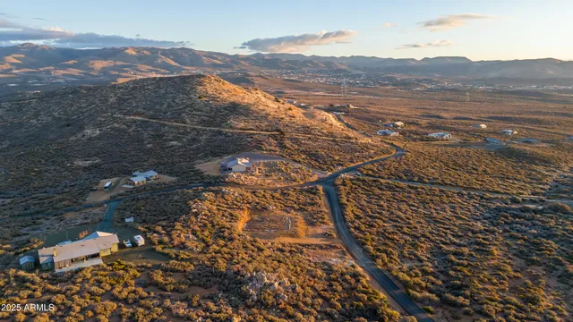 $949,000 | 750 South Grant Woods Parkway, Dewey, AZ 86327