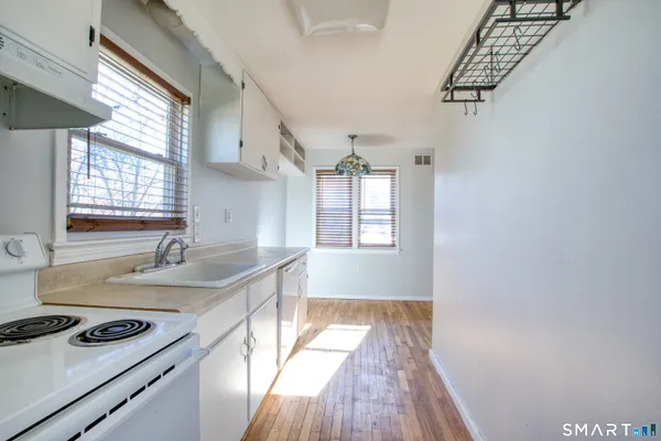 $2,700 | 124 Mayflower Street, West Hartford, CT 06110