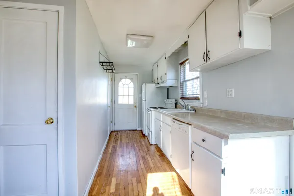 $2,700 | 124 Mayflower Street, West Hartford, CT 06110