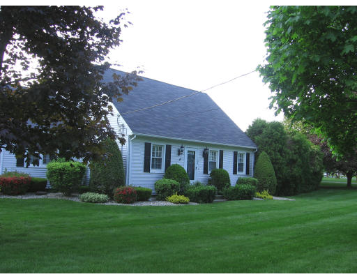 103 Squassick Road West Springfield, MA 01089 - Photo 1 of 15 Gallery Image 1