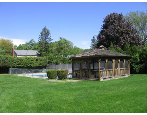 103 Squassick Road West Springfield, MA 01089 - Photo 13 of 15 Gallery Image 13