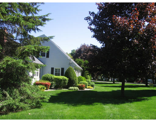 103 Squassick Road West Springfield, MA 01089 - Photo 3 of 15 Gallery Image 3