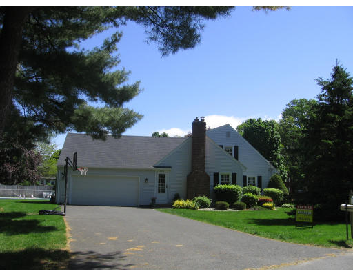 103 Squassick Road West Springfield, MA 01089 - Photo 4 of 15 Gallery Image 4