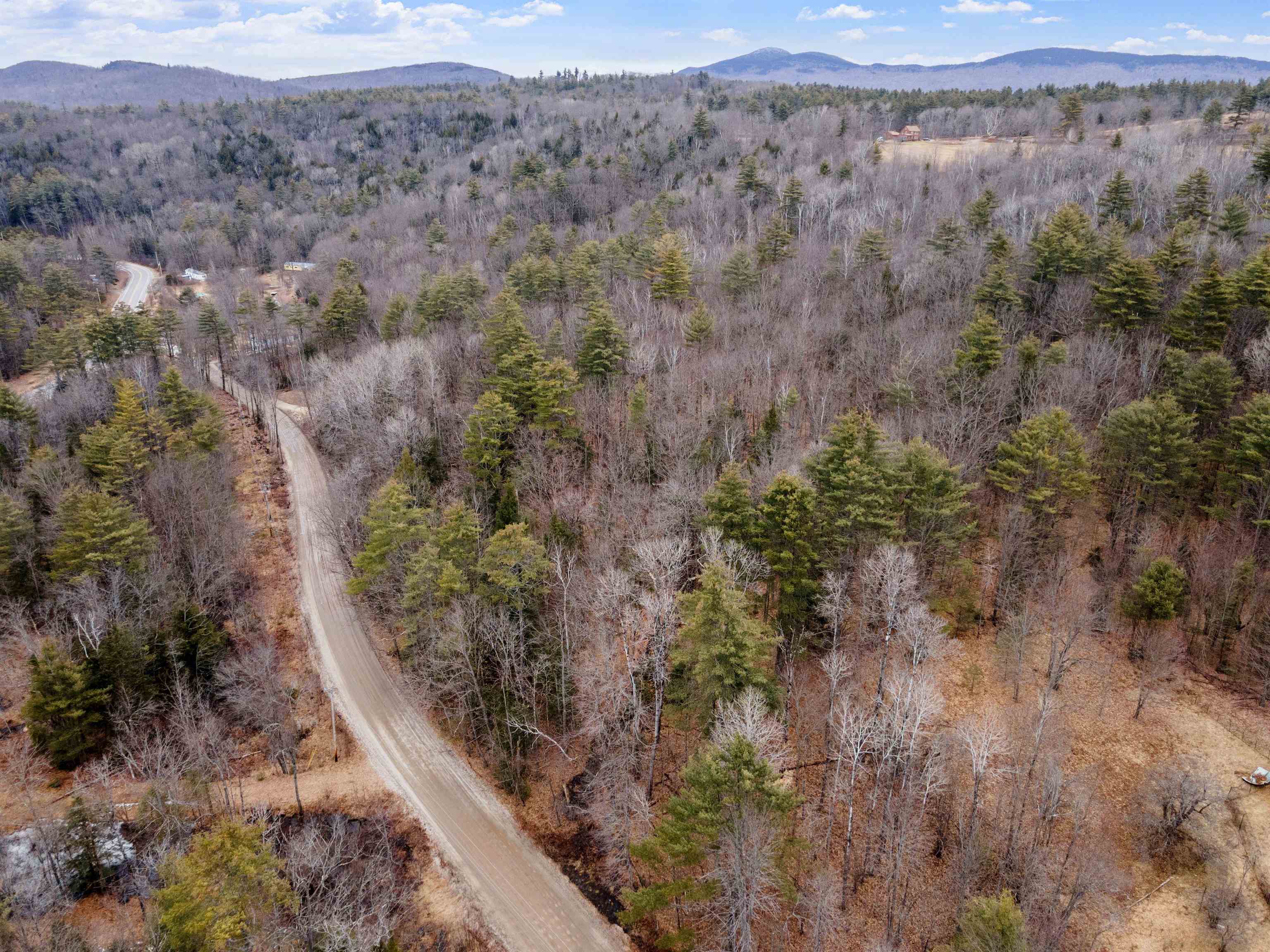 727 Tunnel Road Grafton, NH 03240 - Photo 2 of 14