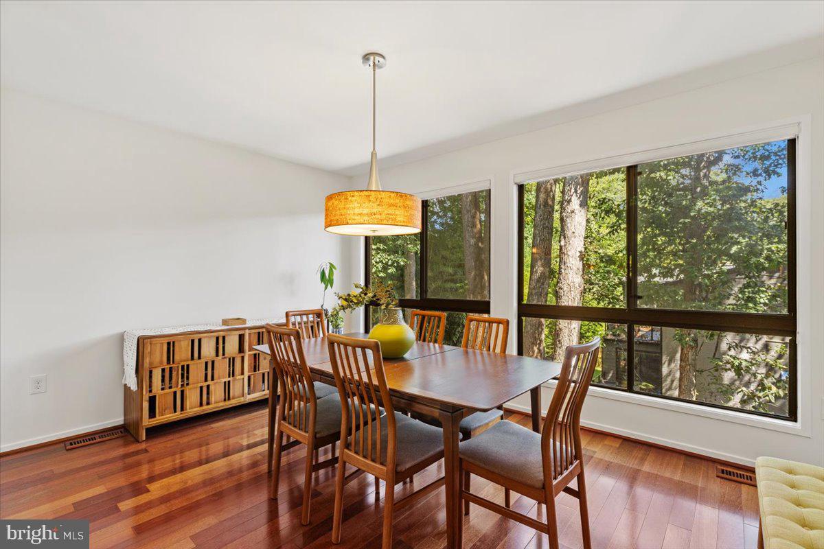 9411 Fernwood Road Bethesda, MD 20817 - Photo 14 of 101