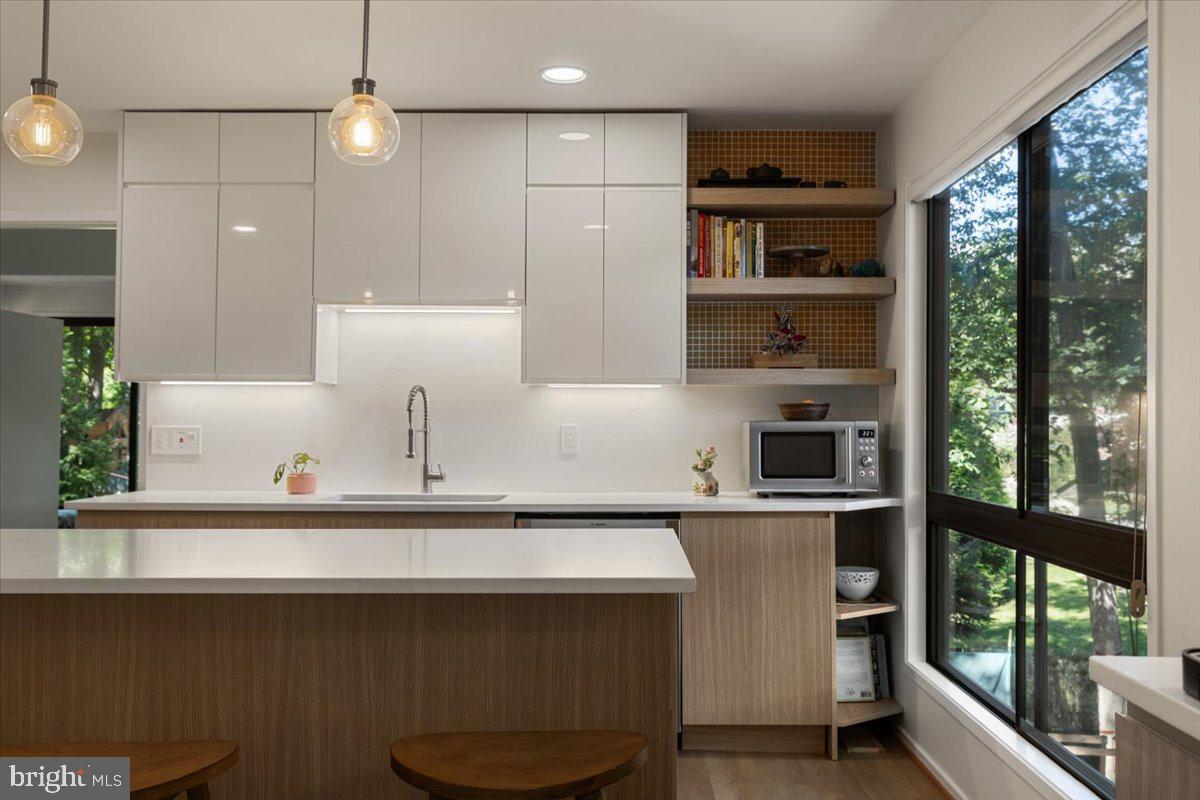 9411 Fernwood Road Bethesda, MD 20817 - Photo 18 of 101