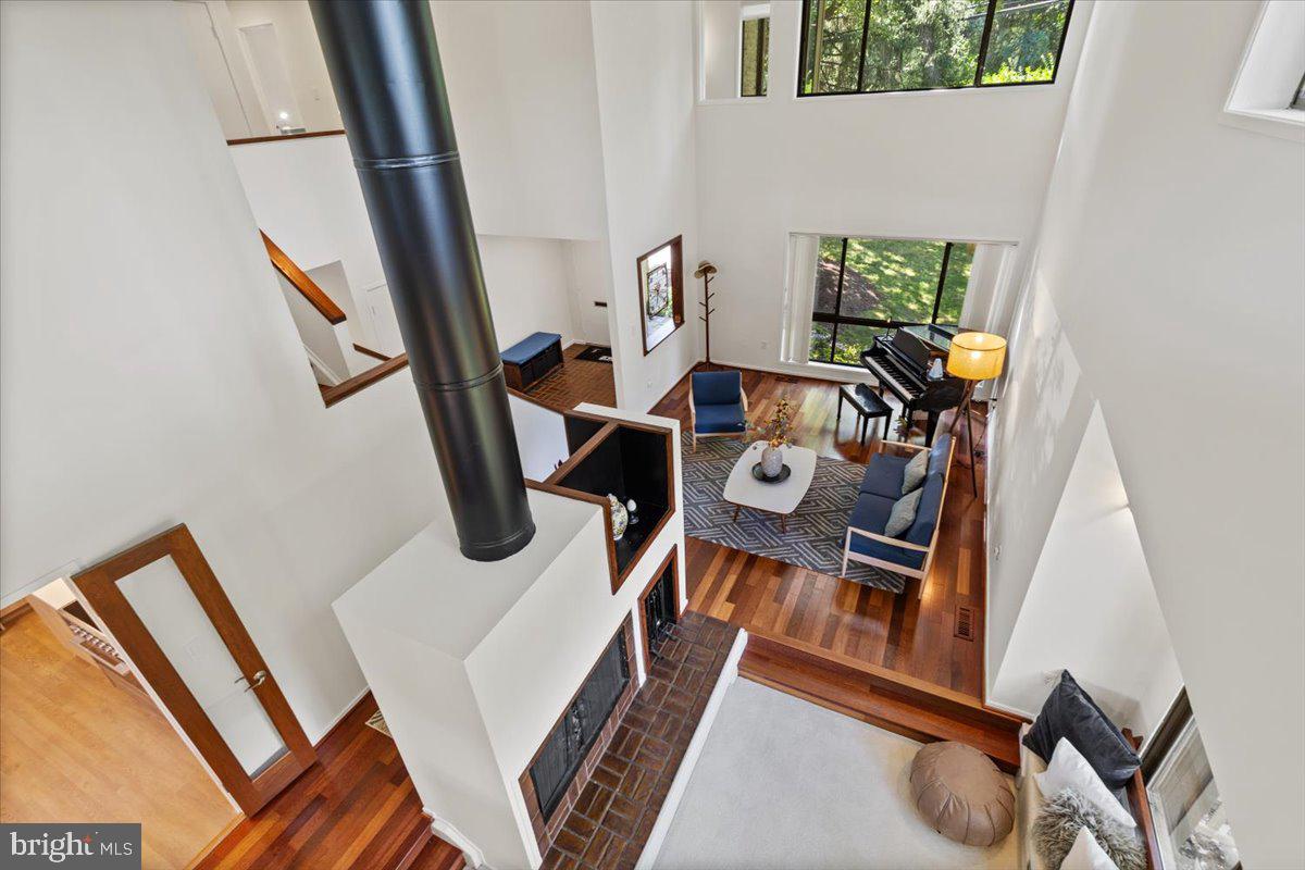 9411 Fernwood Road Bethesda, MD 20817 - Photo 31 of 101 a view of living room with furniture and rug