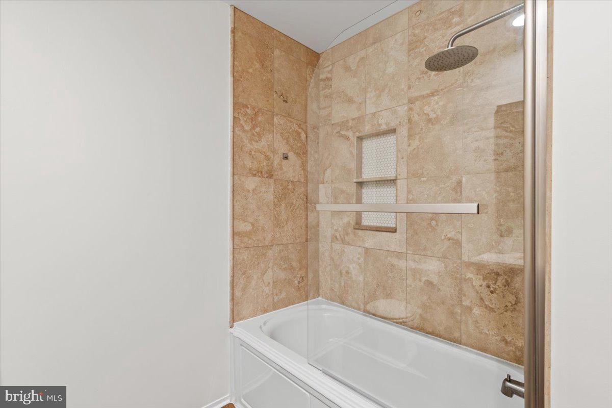 9411 Fernwood Road Bethesda, MD 20817 - Photo 37 of 101