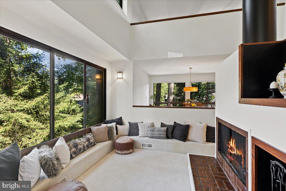 9411 Fernwood Road Bethesda, MD 20817 - Photo 4 of 101 a living room with furniture and a large window