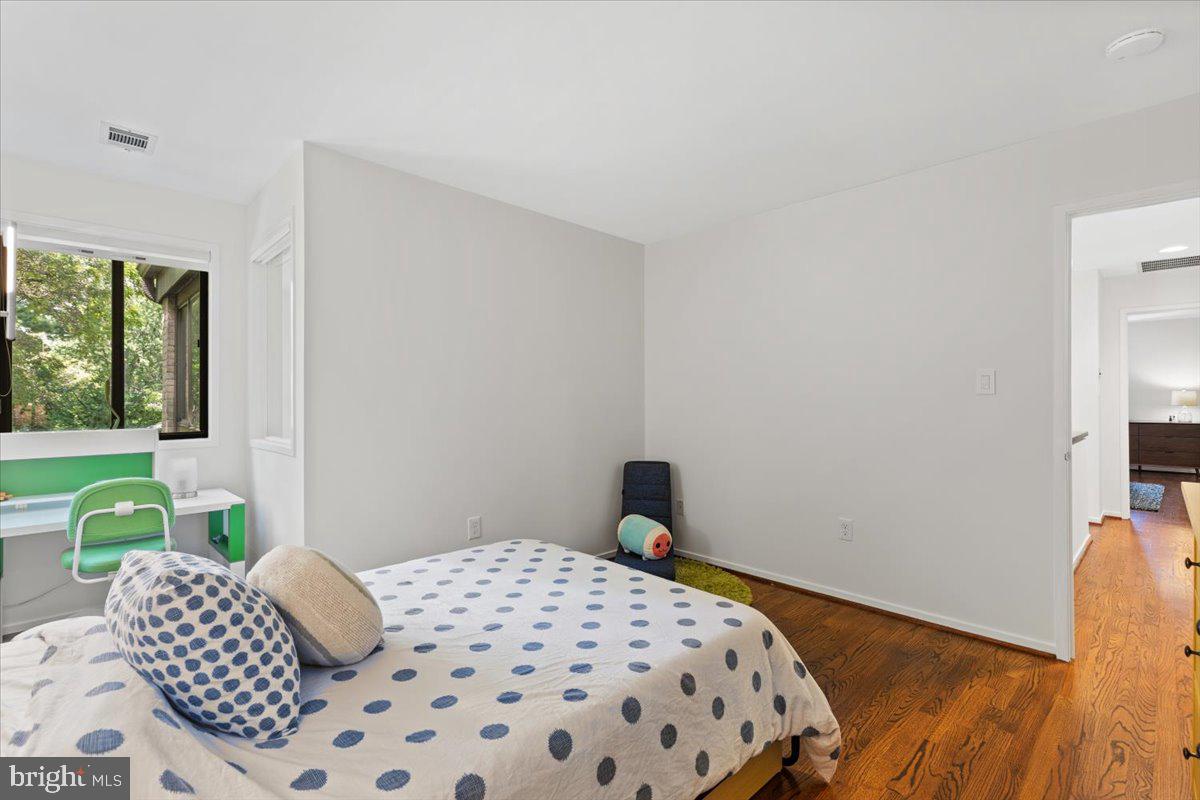 9411 Fernwood Road Bethesda, MD 20817 - Photo 42 of 101