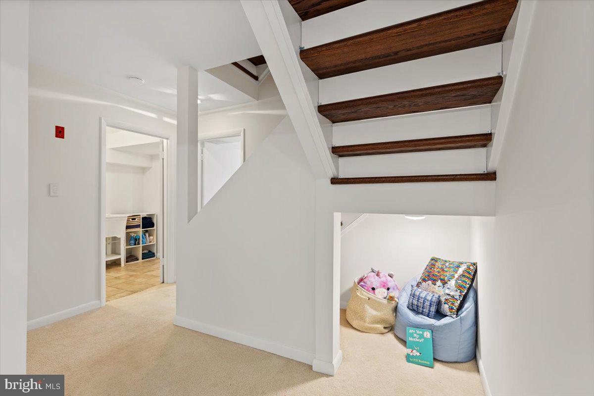 9411 Fernwood Road Bethesda, MD 20817 - Photo 57 of 101