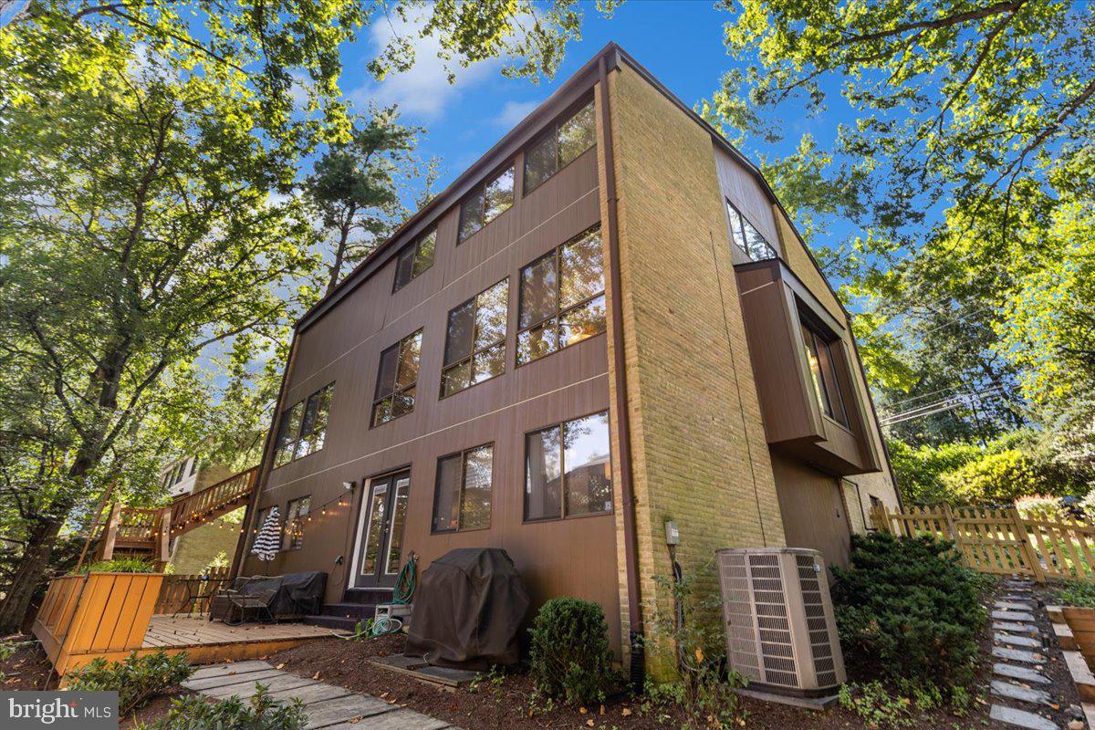 9411 Fernwood Road Bethesda, MD 20817 - Photo 82 of 101