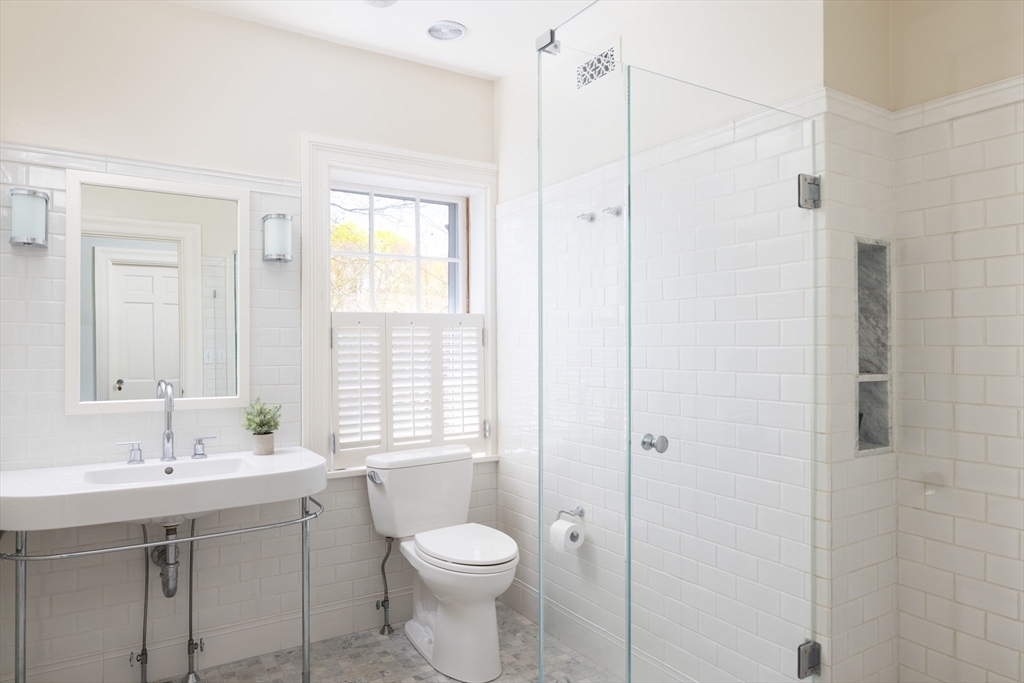 280 Warren Street Brookline, MA 02445 - Photo 22 of 39