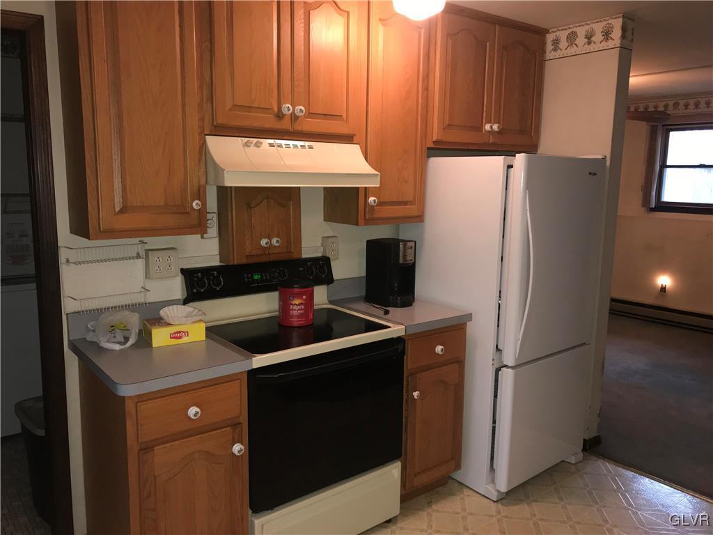 567 Georgetown Road Nazareth, PA 18064 - Photo 10 of 21 Downstairs kitchen