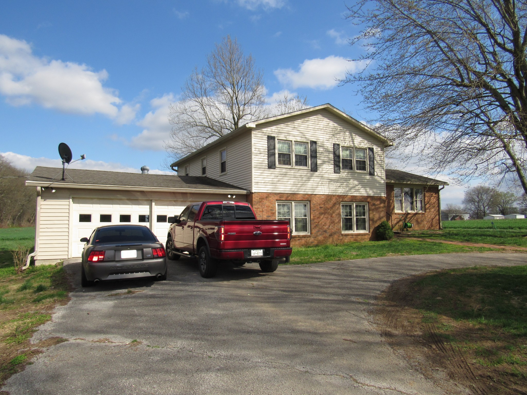 11885 Palmyra Road Oak Grove, KY 42262 - Photo 1 of 21 a view of a car parked in front of a house