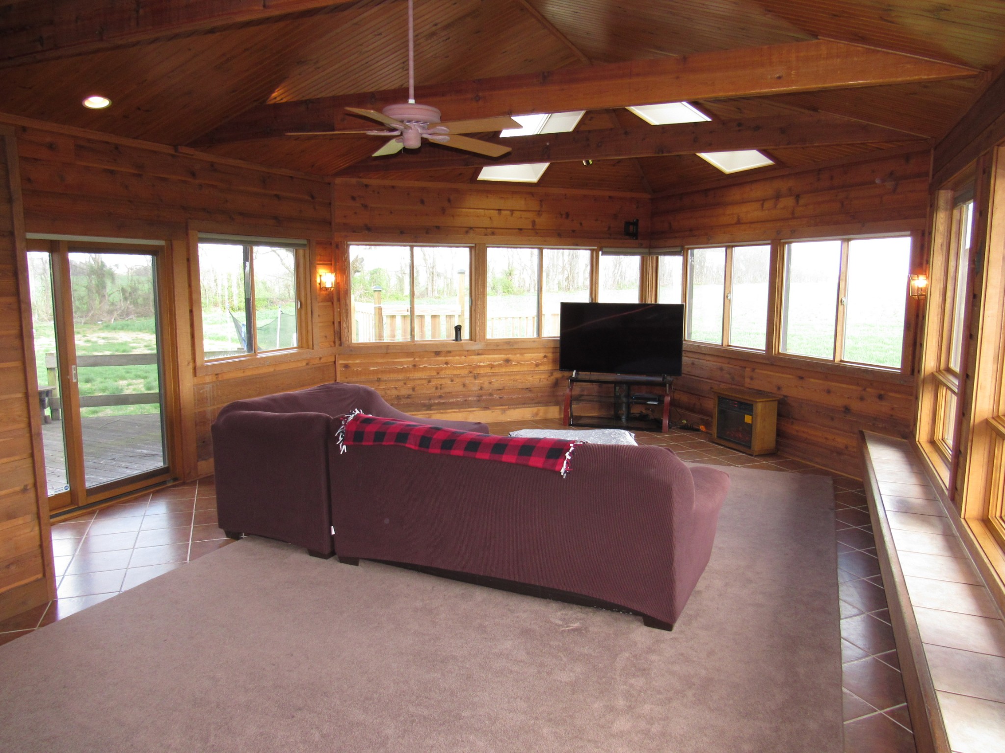 11885 Palmyra Road Oak Grove, KY 42262 - Photo 5 of 21 a living room with furniture and a flat screen tv