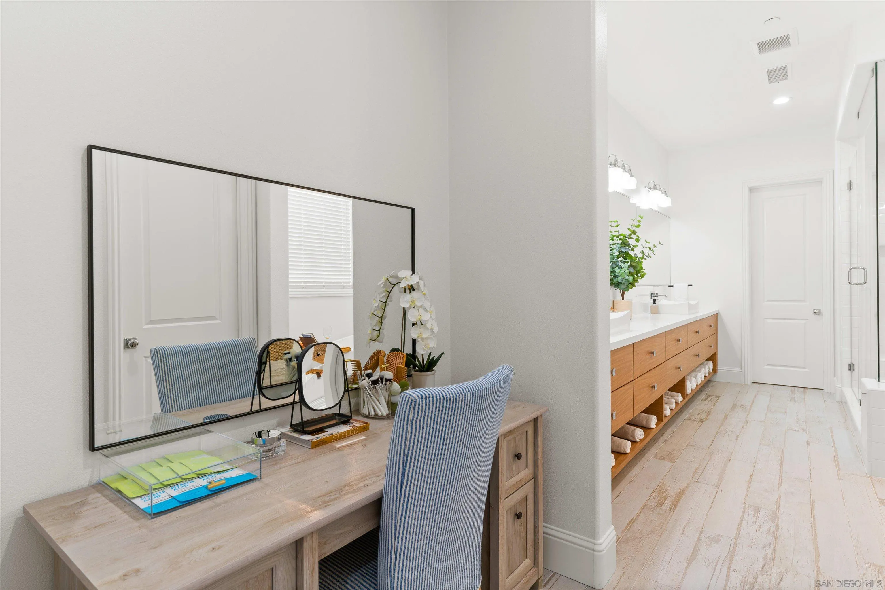 2520 Wellspring Street Carlsbad, CA 92010 - Photo 10 of 26 a view of a workspace with furniture and a table