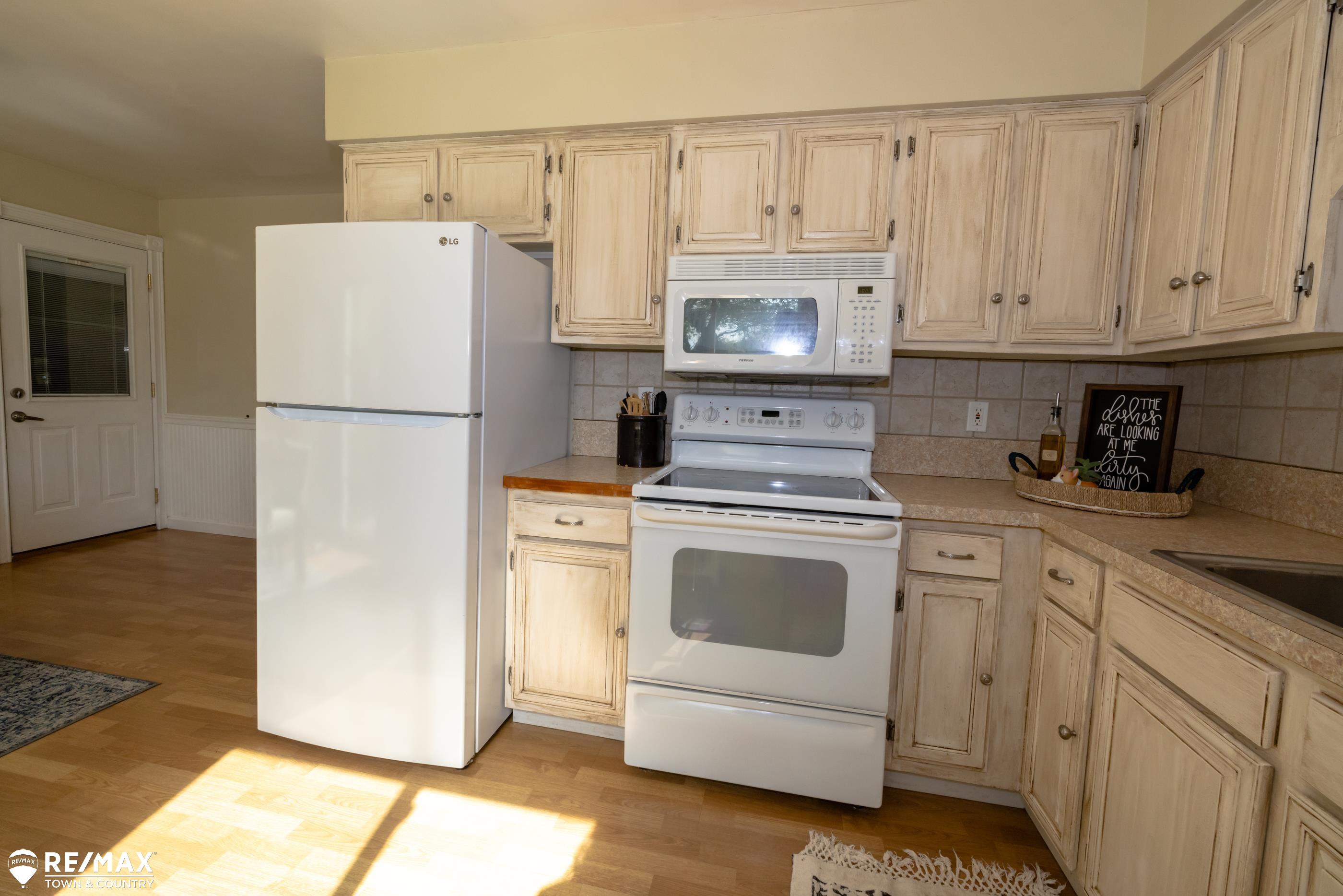 557 Spring Lane Flushing, MI 48433 - Photo 13 of 37