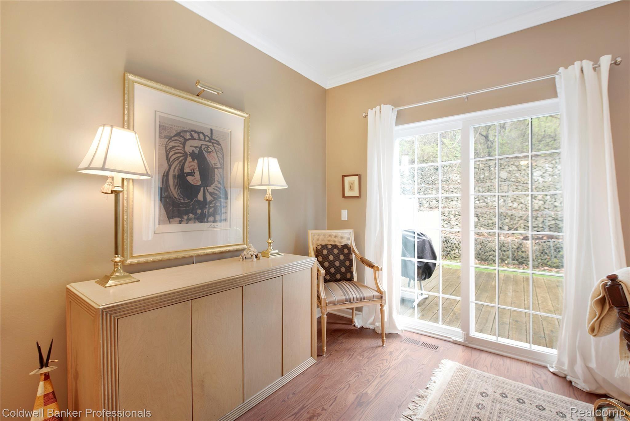 1314 Brook Lane Rochester, MI 48306 - Photo 8 of 32 1314 Brook Land RH0399.jpg