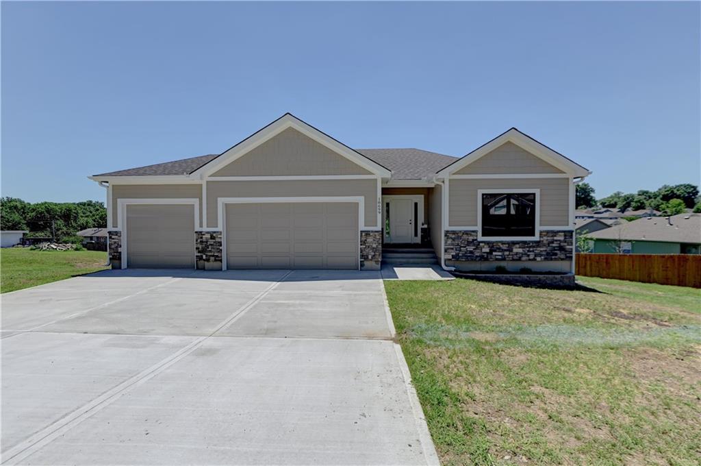 18699 East Bundschu Road Independence, MO 64056 - Photo 1 of 51