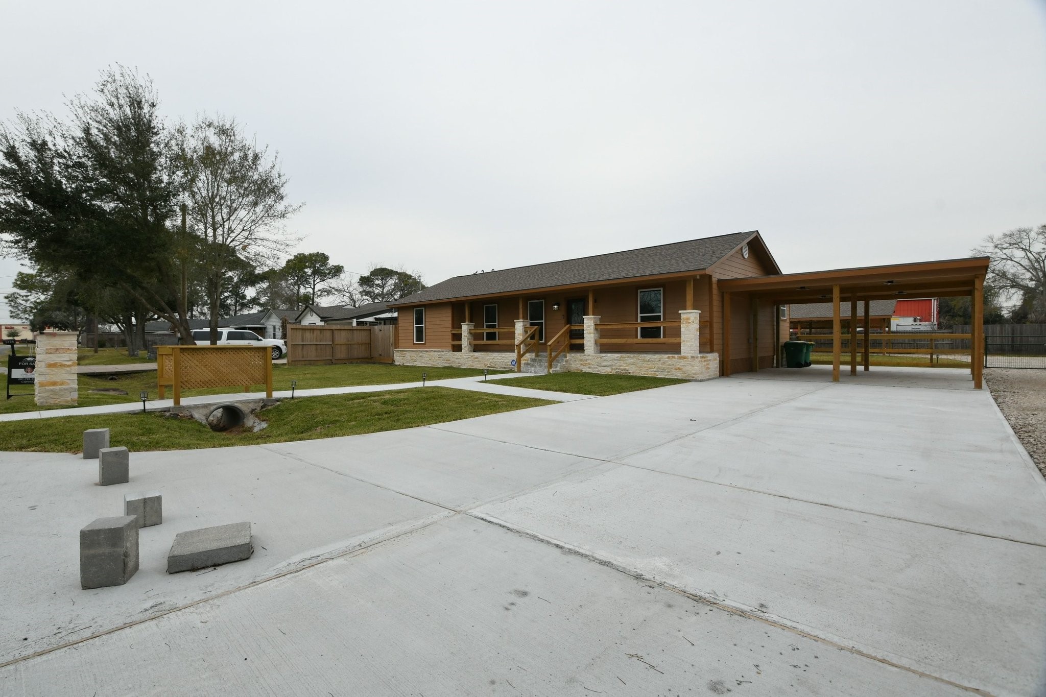 3200 Hoover Street La Marque, TX 77568 - Photo 24 of 31 a view of a volley ball court