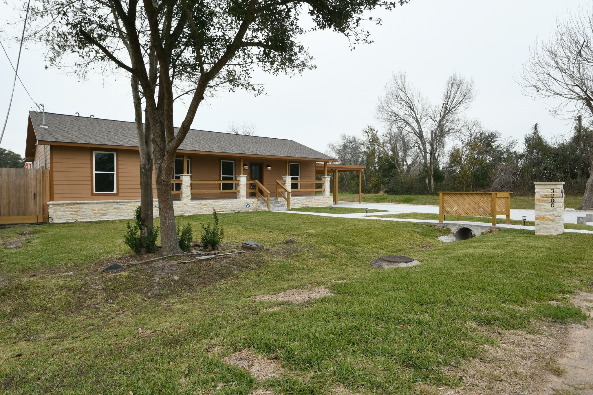 3200 Hoover Street La Marque, TX 77568 - Photo 26 of 31 a view of a house with a backyard