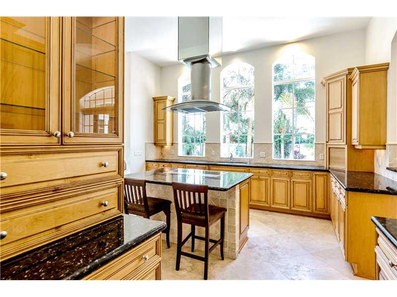 3207 Barton Road Pompano Beach, FL 33062 - Photo 4 of 16 Kitchen