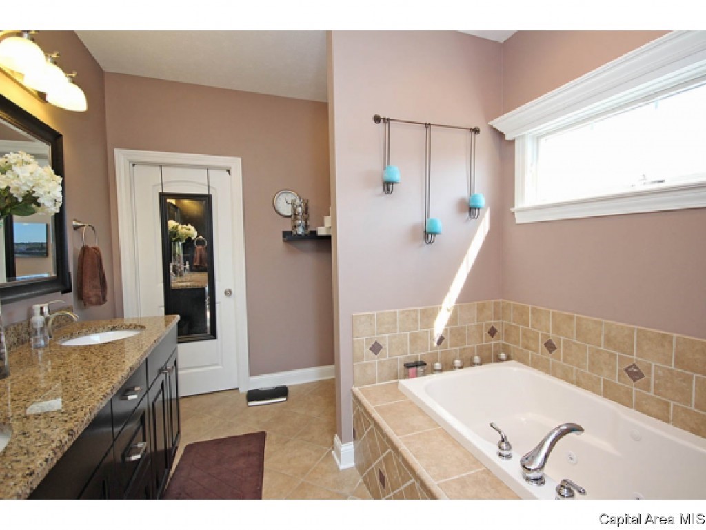 226 Buffett Drive Springfield, IL 62711 - Photo 20 of 27 Gallery Image 20