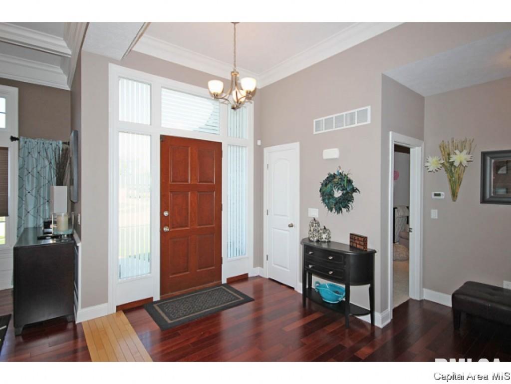 226 Buffett Drive Springfield, IL 62711 - Photo 2 of 27 Gallery Image 2