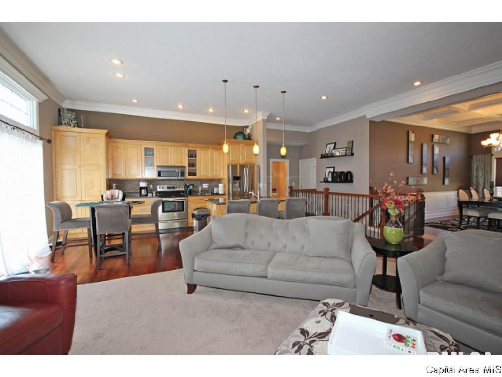 226 Buffett Drive Springfield, IL 62711 - Photo 5 of 27 Gallery Image 5