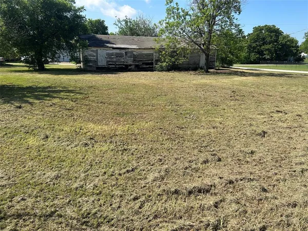 $15,000 | 210 Monroe Avenue, Newcastle, TX 76372