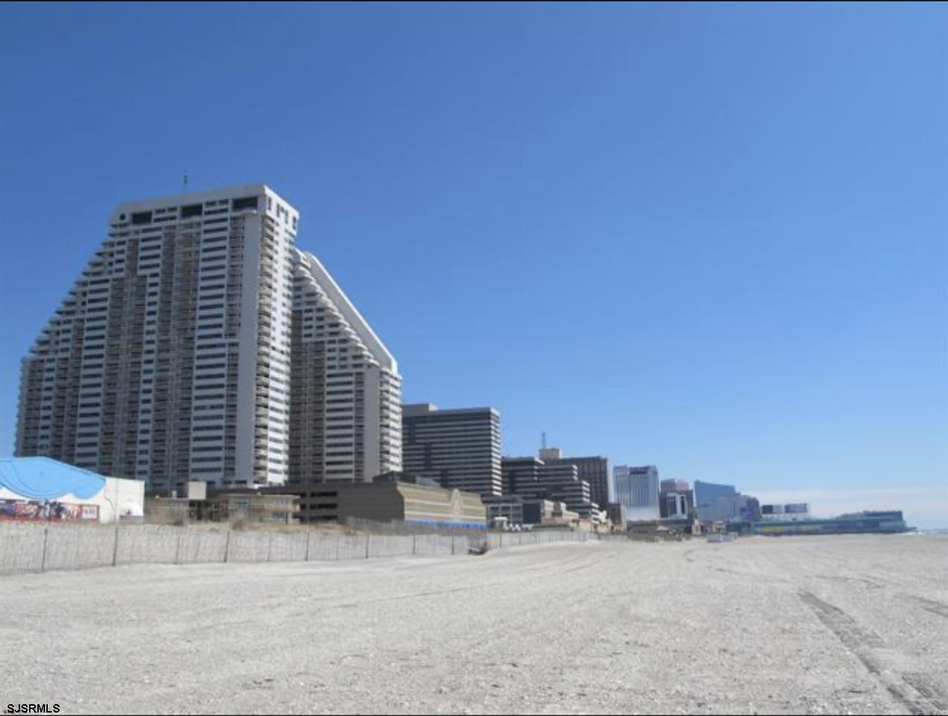 3101 Boardwalk, Unit 12102 Atlantic City, NJ 08401 - Photo 24 of 27 a view of a terrace