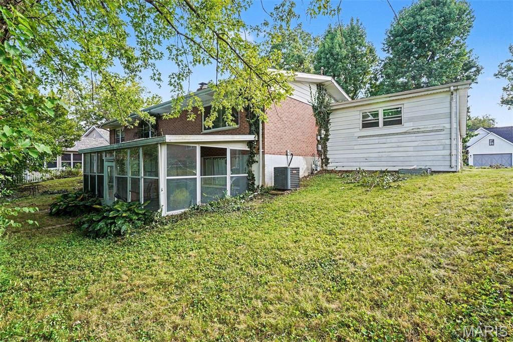 818 South Rapp Avenue Columbia, IL 62236 - Photo 3 of 18 Gallery Image 3