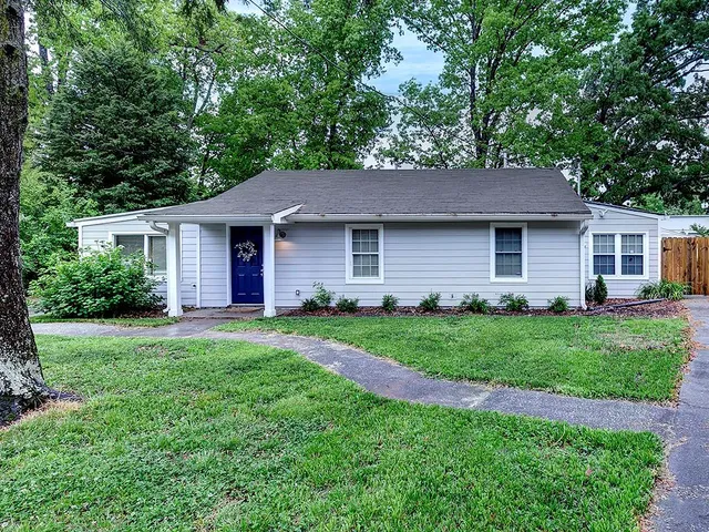 $2,500 | 3940 Forrest Court, Chamblee, GA 30341