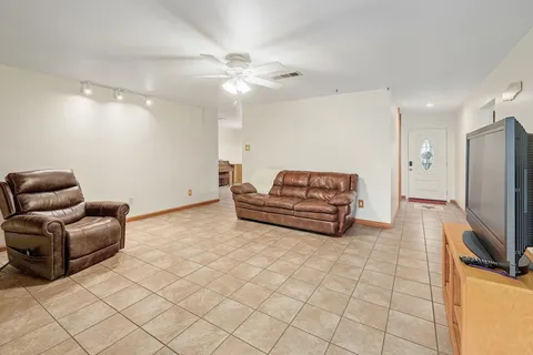 $750,000 | 986 Shiloh Road, Bastrop, TX 78602