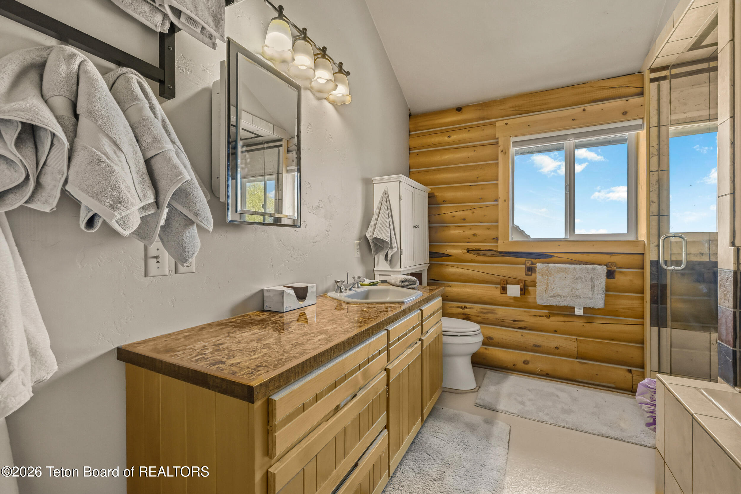 2315 South Stateline Road Driggs, ID 83422 - Photo 27 of 49 Apartment Bathroom