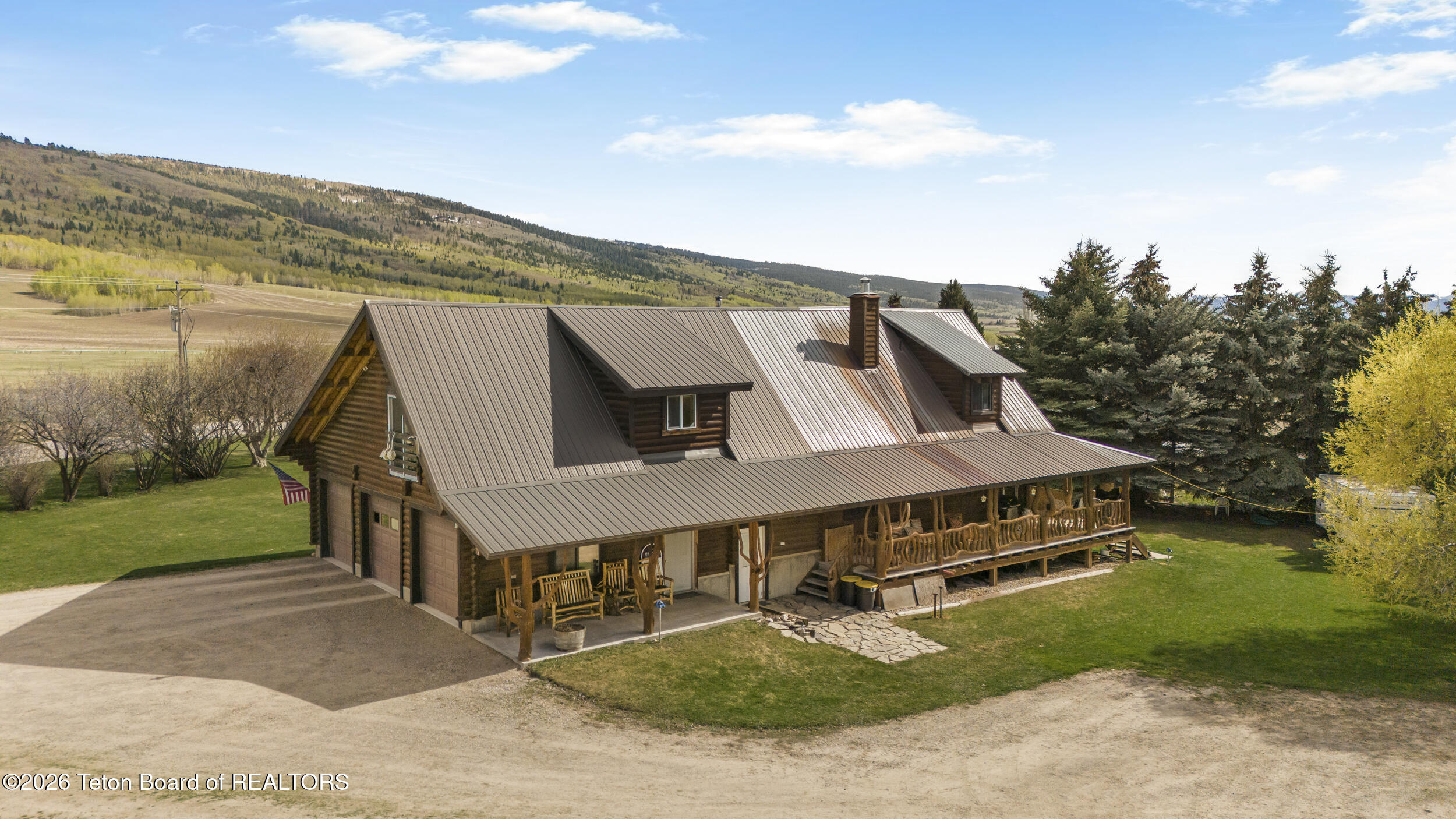 2315 South Stateline Road Driggs, ID 83422 - Photo 7 of 49 Driveway