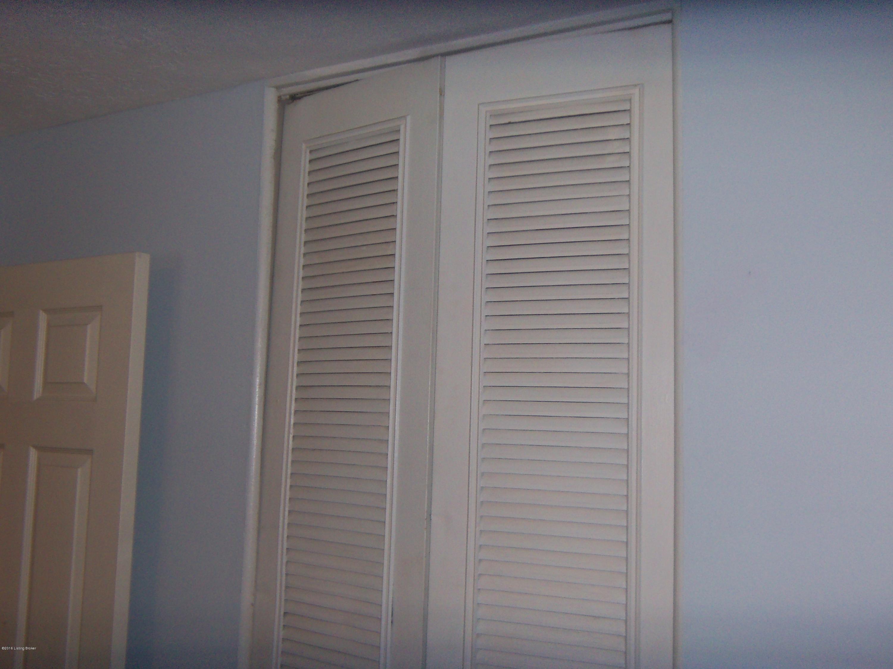 356 Blossom Road Louisville, KY 40229 - Photo 17 of 39 Master Bedroom Closet