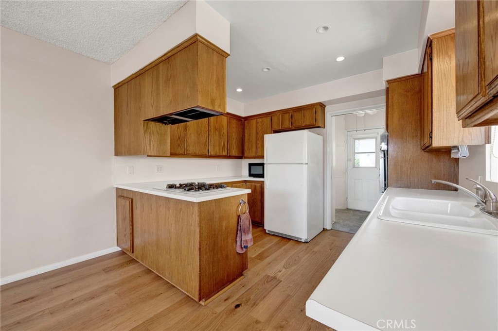 7217 Lonzo Street Tujunga, CA 91042 - Photo 7 of 29