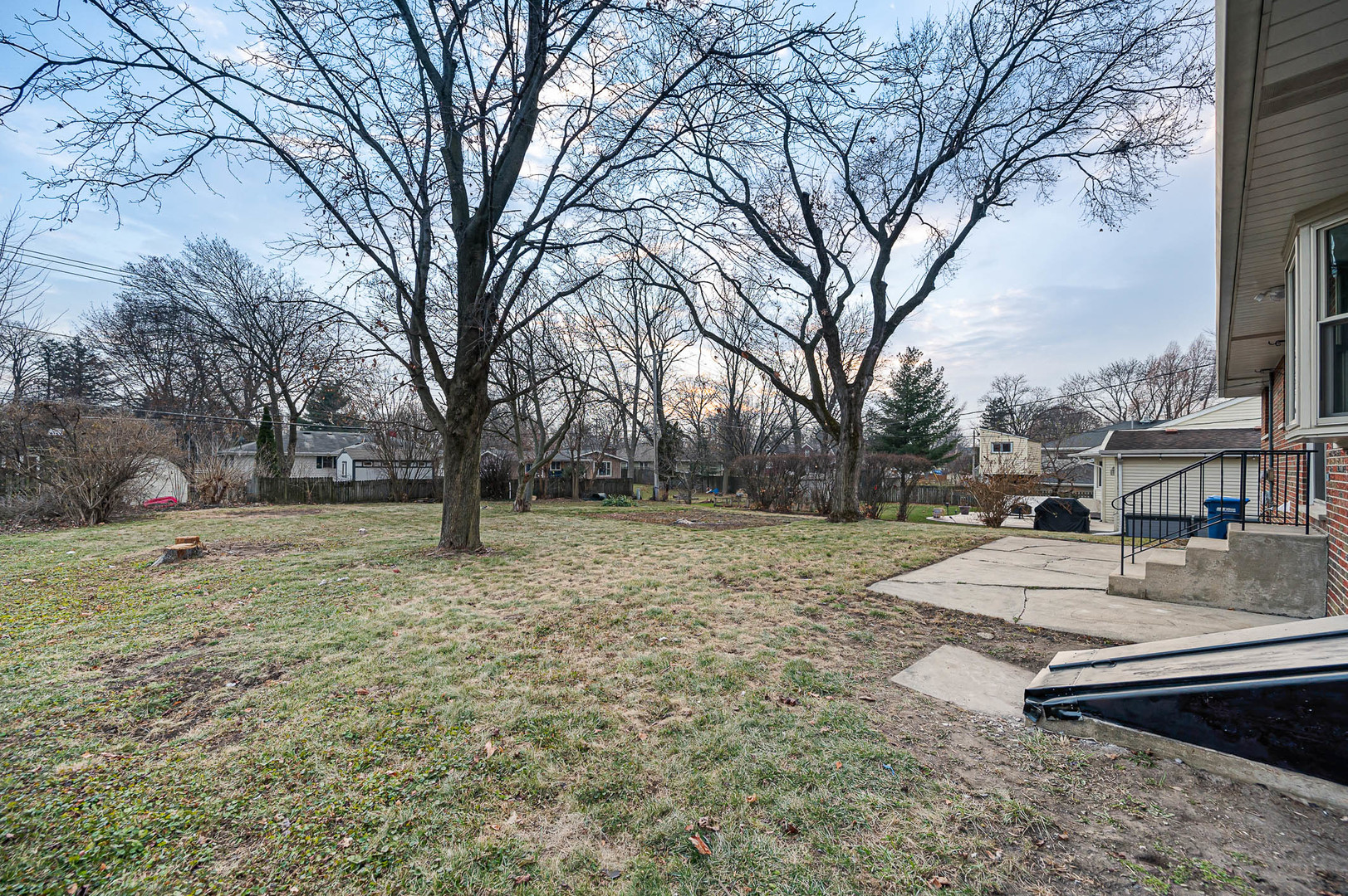 520 Dodson Street Geneva, IL 60134 - Photo 21 of 21 a view of outdoor space with garden